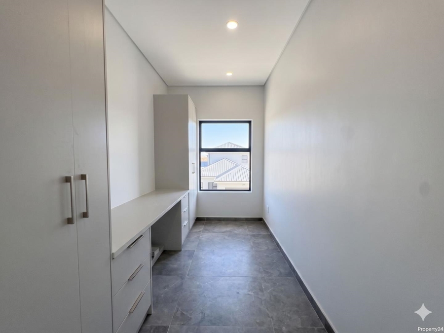 4 Bedroom Property for Sale in Sandown Western Cape